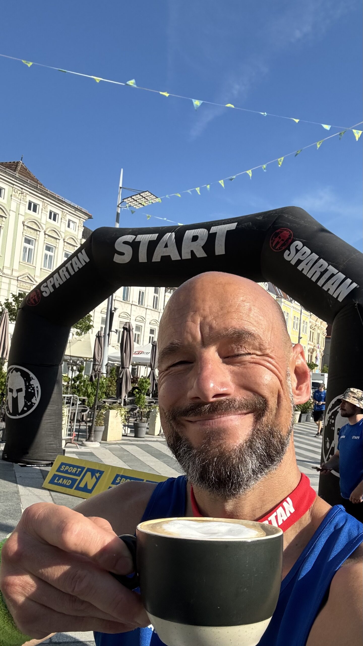 Kaffee am Startbogen des Beast in St. Pölten