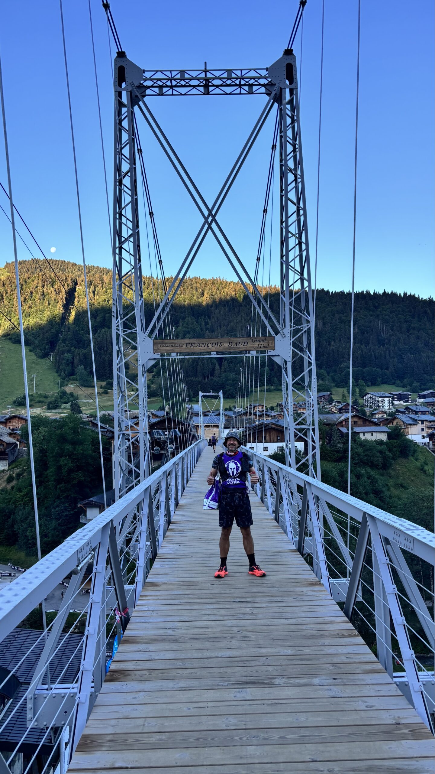 Hängebrücke auf der Wanderung